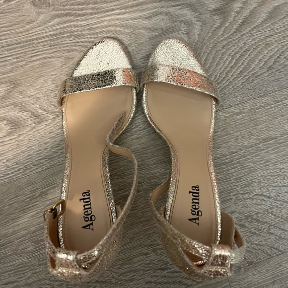 Gold heeled sandals - Picture 1 of 3